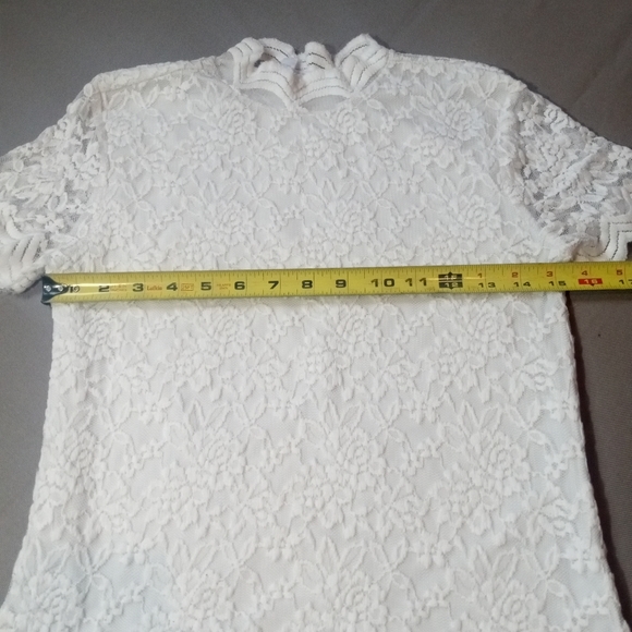 Ardene White Lace High Neck Cap Sleeve Top Size Medium - Picture 5 of 6